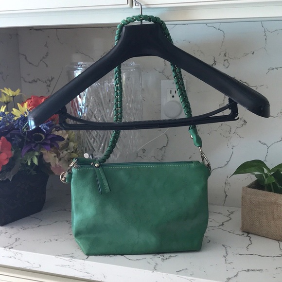 Green Spacious Shoulder Handbag - Picture 2 of 4